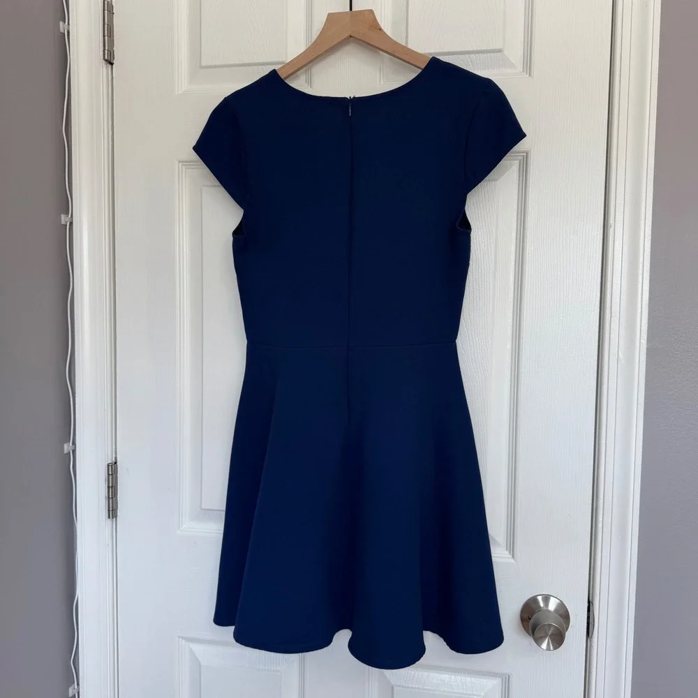 Everly Navy Blue Fit and Flare Skater Dress Cap Sleeve Notched V-Neck DR4988 S - Picture 5 of 6